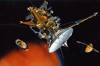 El 25 de diciembre,  Cassini  soltó el muelle que sujetaba la sonda  Huygens. 