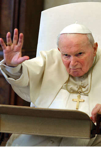 Juan Pablo II ofreció ayer la tradicional audiencia pública de los miércoles a través de videoconferencia.