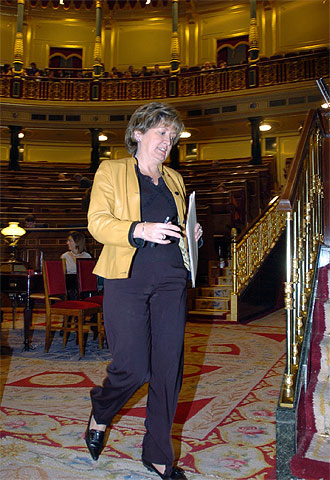 La ministra de Educación, María Jesús San Segundo, momentos antes de su intervención en el pleno del Congreso.