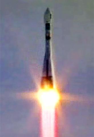 Con el lanzamiento del satélite Giove-A se inicia la primera etapa del sistema europeo de localización Galileo.