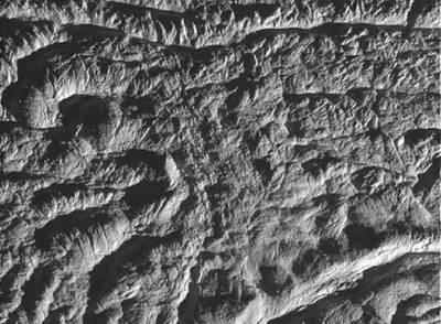 Detalles de las llamadas rayas de tigre que marcan el polo sur de Enceladus.