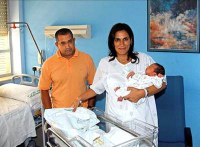 Nace el primer bebé seleccionado genéticamente en España para curar a su hermano