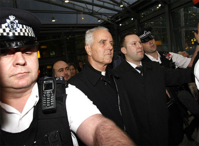 El obispo negacionista llega a Londres