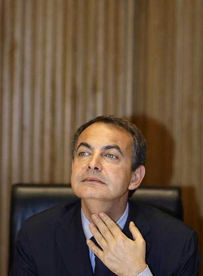 El presidente del Gobierno se ha dirigido a los diputados socialistas en el Congreso para explicar las medidas que prepara su nuevo Ejecutivo