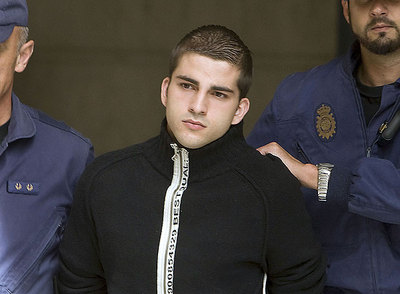 El principal implicado en el caso Marta del Castillo ha acudido a los juzgados, donde ha recogido las cartas que se le habían intervenido en el último mes.