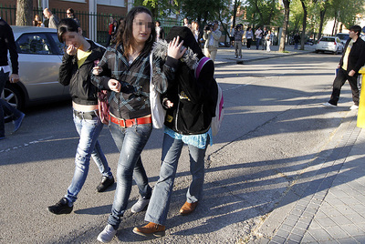 Najwa no acude a su nuevo instituto, que permite el velo