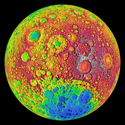 Mapa de la Luna trazado por la nave  LRO  en el que se aprecian las elevaciones (en rojo), de hasta 6.000 metros de altura, y las depresiones (en azul).