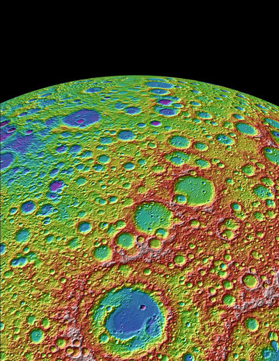 Topografía de la Luna, de una región septentrional de la cara oculta, obtenida con el altímetro láser de la sonda espacial  LRO .