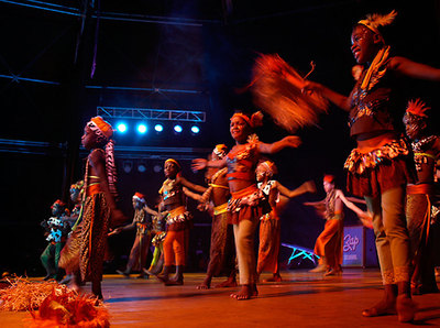 Imagen de una de las actuaciones del proyecto para ayudar a los pequeños con VIH en Sudáfrica.