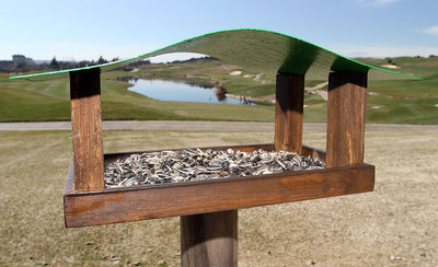 Una de las instalaciones nido con pipas para introducir aves en los campos de golf.