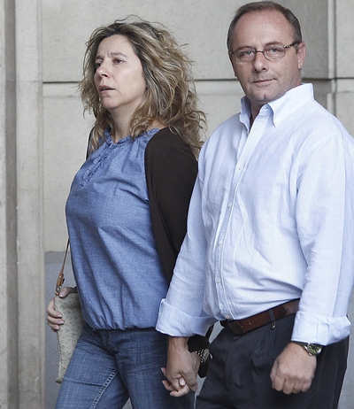 Los padres de Marta del Castillo llegan a la Audiencia de Sevilla esta mañana.