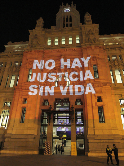 Unas 1.400 ciudades de todo el mundo iluminan edificios contra la pena de muerte