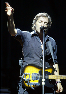 Un extracto del nuevo DVD de Bruce Springsteen encabeza los contenidos  que ofrece la tienda en exclusiva.