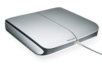 'Phantom' está equipado con un chip AMD, 256 megas de memoria ram, una tarjeta gráfica de NVidia y 40 Gb de disco duro.