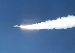 El X-43A, nuevo récord mundial de velocidad con 8.000 kmh, es una mezcla de avión y nave espacial no tripulado de 3,6 metros de longitud.