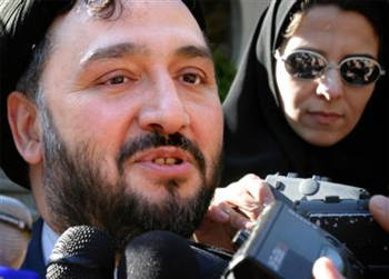 Este asesor presidencial mantiene un 'blog' con el que logró atraer la atención de los medios y defensores de los derechos humanos sobre la detención de periodistas digitales en Irán.