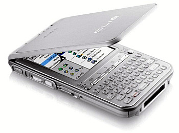 La multinacional japonesa afirma que los móviles están haciéndose con el mercado de las  PDAs  al ofrecer funciones similares, por lo que Sony dejará de producir modelos como el CLIE, en la foto.