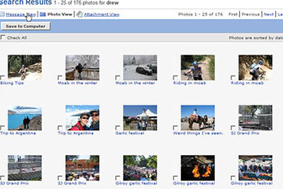 Las fotografías aparecen en una serie de pequeñas diapositivas.