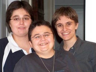 Sor Ana Isabel, Sor Gemma y Sor Conchi, dominicas de la Presentación y artífices de la web 'mivocacion.com'.