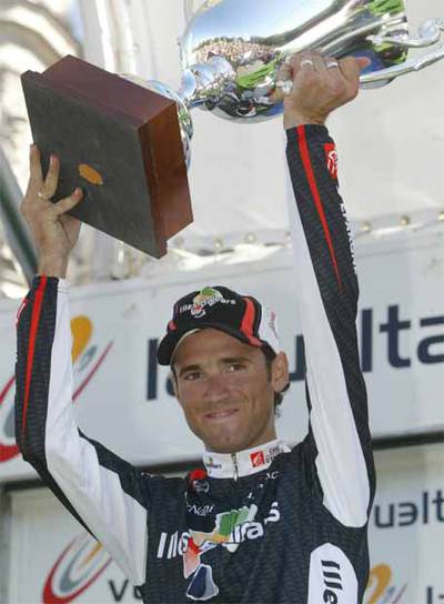 Alejandro Valverde: "Un compañero gracioso cogió mi móvil y mandó un mensaje para hacerme una broma"