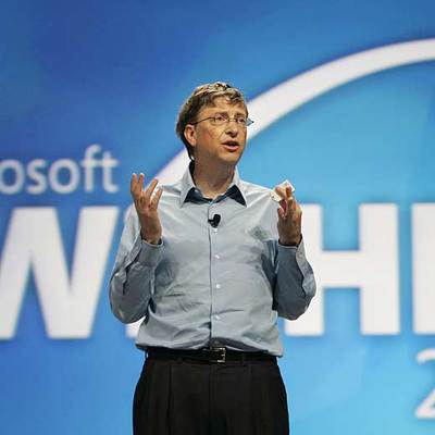 Bill Gates se dirige a los ingenieros de  hardware  de Windows durante la conferencia de este martes en Los Ángeles.