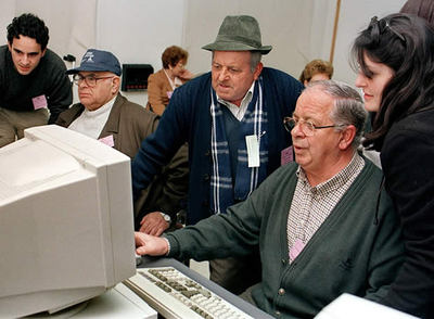 La edad y la clase social, responsables de la brecha digital