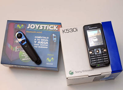 Un joystick que convierte el móvil en una videoconsola