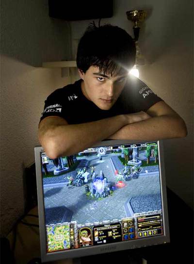 Pedro Moreno, subcampeón mundial de  Warcraft III.  
