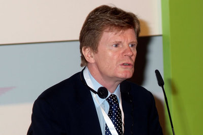 "Habría que cortar Internet a todos los que se bajen música ilegal"