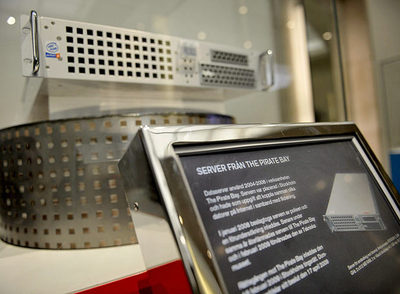 El museo Técnico de Estocolmo muestra el primer servidor del portal The Pirate Bay en Suecia, confiscado por la policía durante una redada el año pasado y que ha sido calificado por el encargado del museo, Nils Olander un objeto de un 