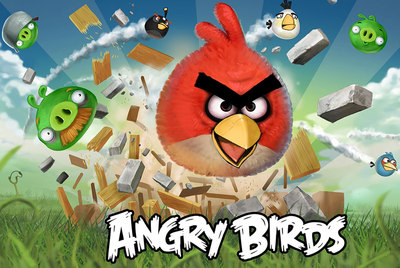 Los pájaros y cerdos protagonistas del juego  Angry Birds. 